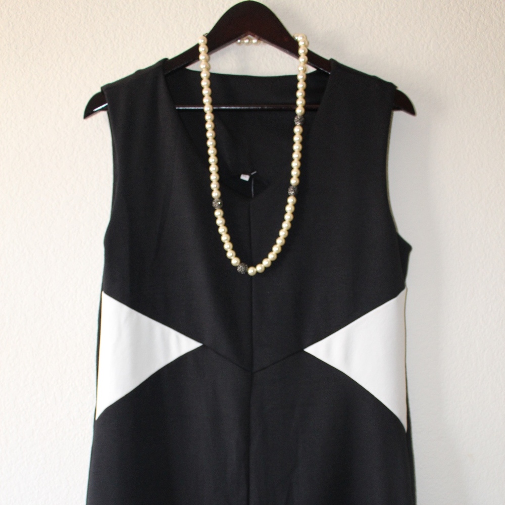 Sleevesless Dress